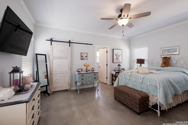 bedroom featuring concrete floors, baseboards, a barn door, ornamental molding, and a ceiling fan