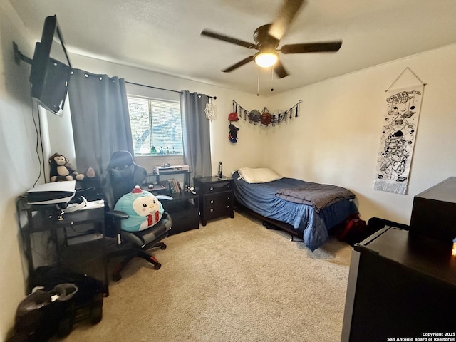 bedroom featuring carpet and ceiling fan