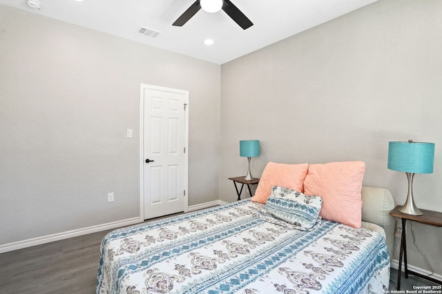 650 Canyon Cir, Canyon Lake, TX 78133 - bedroom featuring wood finished floors, baseboards, ceiling fan, and recessed lighting
