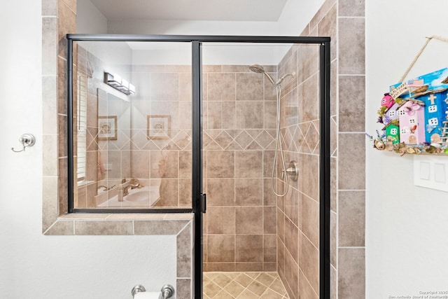 full bathroom featuring a stall shower