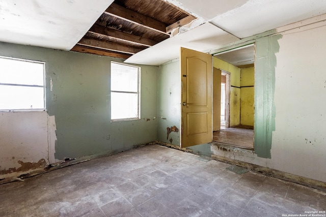 empty room featuring tile patterned floors