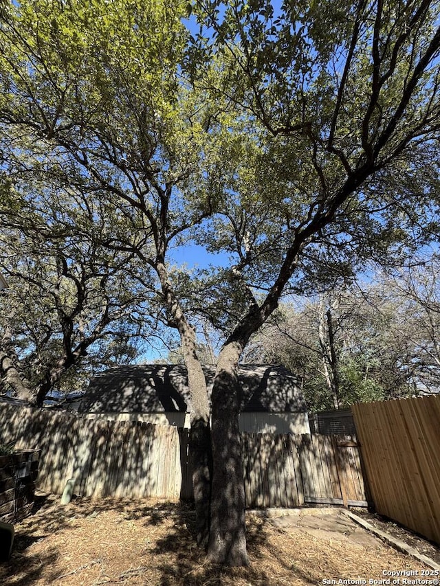 view of yard featuring fence