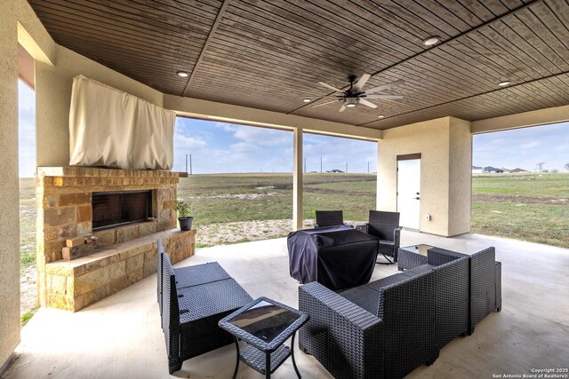 140 Summer Meadow Ln, Vernia, TX 78121