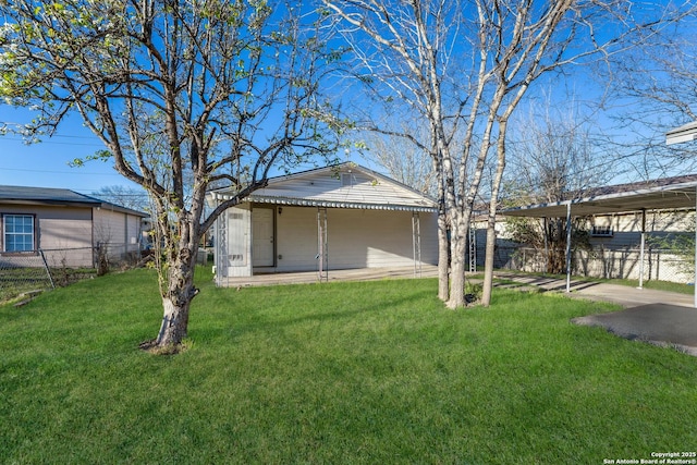 view of yard featuring fence