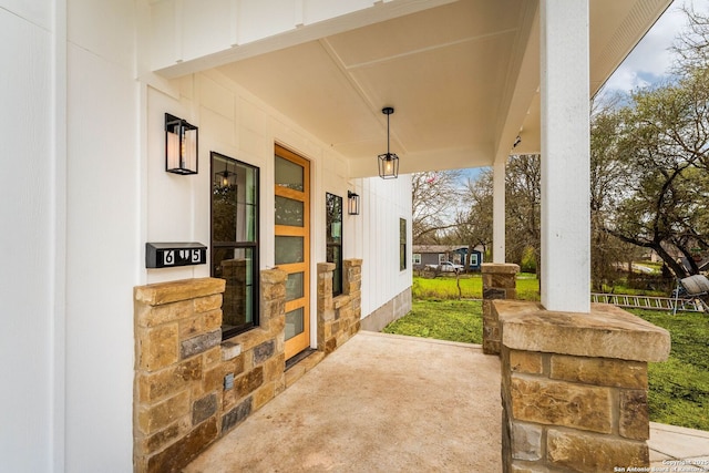 view of patio / terrace with covered porch