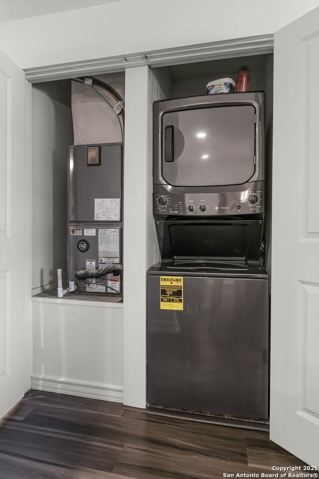 217 T Bar M # B21, New Braunfels, TX 78132 - kitchen featuring wood finished floors and stacked washer and clothes dryer