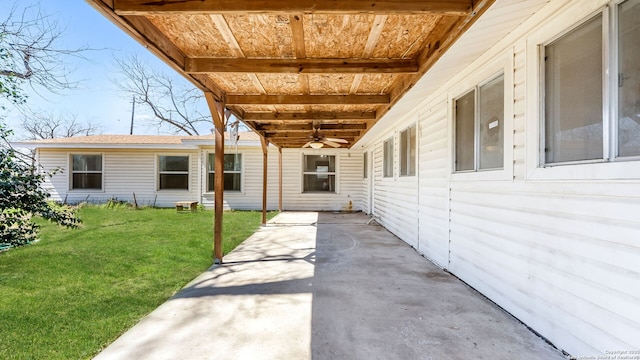 view of patio featuring a ceiling fan