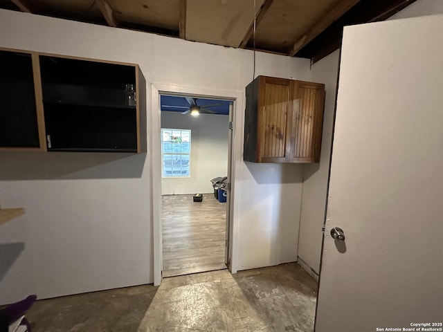 laundry room featuring a ceiling fan