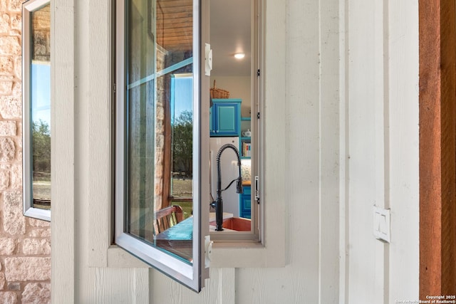 exterior details featuring a sink