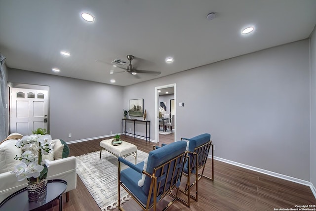 living area featuring visible vents, recessed lighting, ceiling fan, and wood finished floors