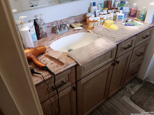 bathroom featuring a sink