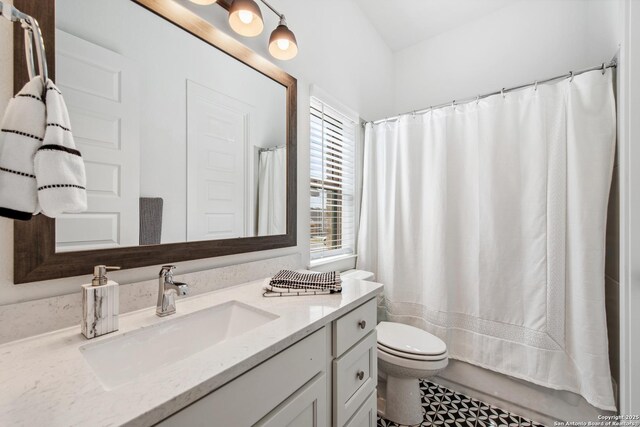 576 Tobacco, New Braunfels, TX 78132 - full bathroom with curtained shower, toilet, and vanity