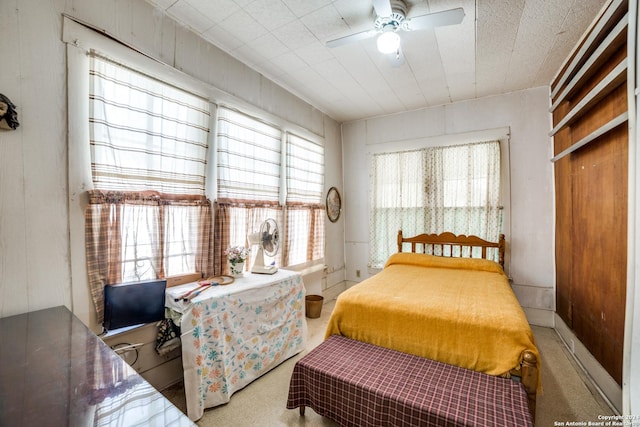 bedroom with a ceiling fan