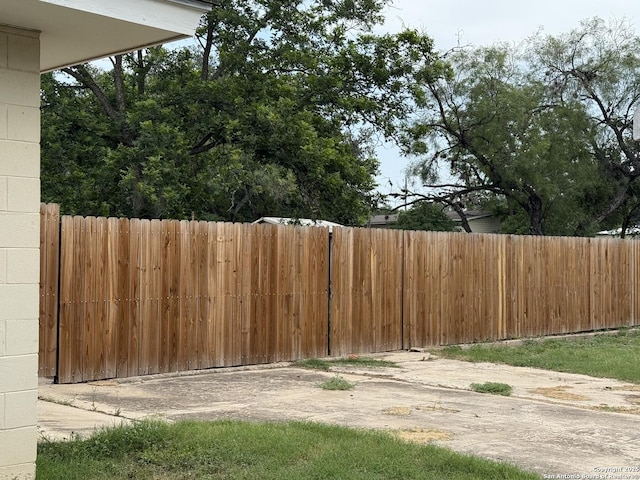 401 E Fourth St, Camp Wood, TX 78833 - view of yard