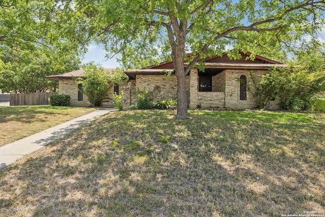 10103 Northampton, San Antonio, TX 78230 - ranch-style house with brick siding
