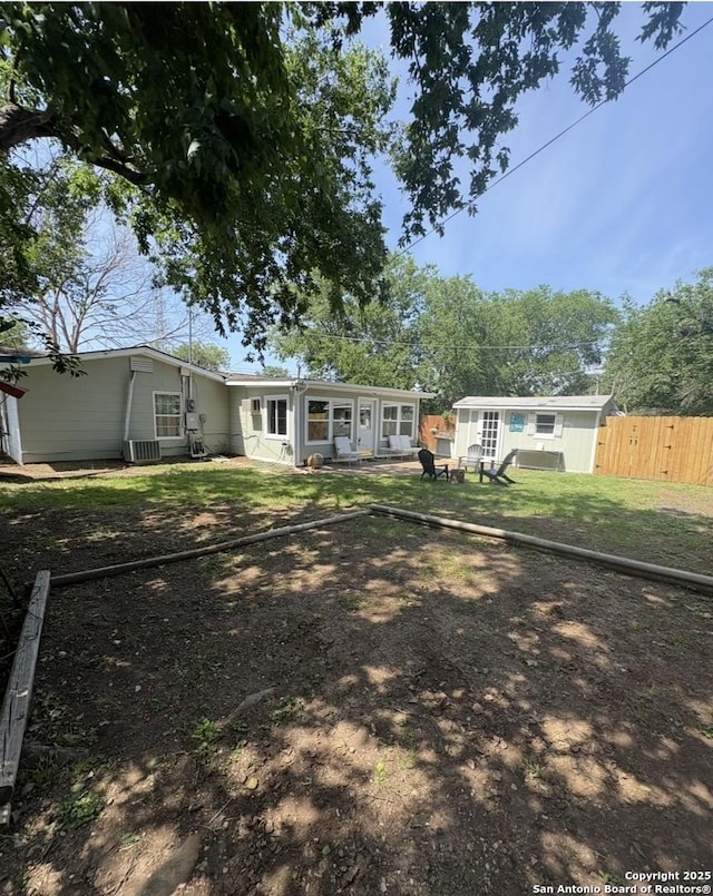 231 Cicero, San Antonio, TX 78218 - back of property with fence and entry steps