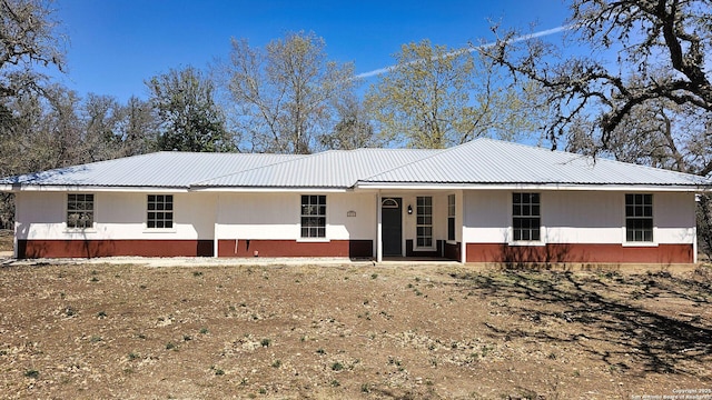 view of front of property with metal roof