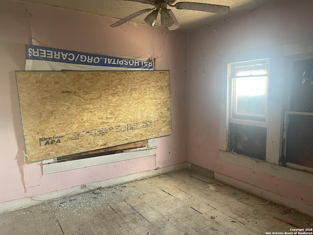 108 Ripford, San Antonio, TX 78204 - interior space featuring a ceiling fan