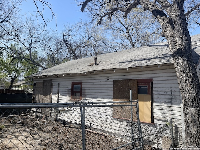 108 Ripford, San Antonio, TX 78204 - view of side of property featuring fence