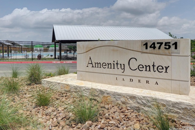 2928 Vistablue Ln, San Antonio, TX 78245 - view of community sign
