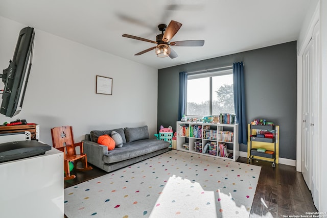 15110 Grayoak Frst, San Antonio, TX 78248 - interior space with ceiling fan, a closet, baseboards, and wood finished floors