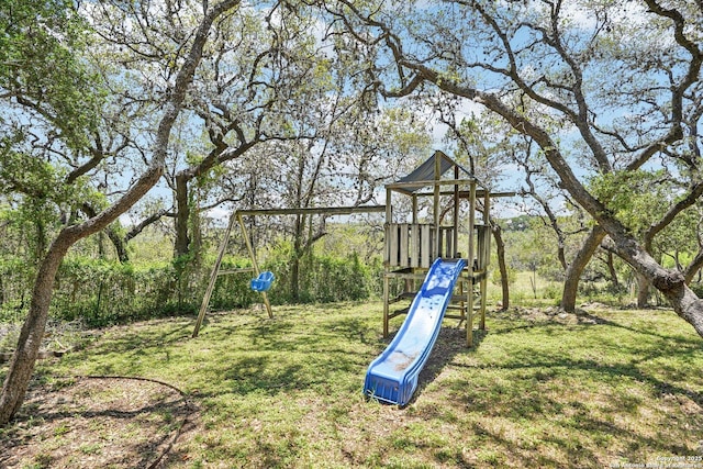2414 Melrose Cyn, San Antonio, TX 78232 - community playground with a yard
