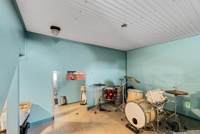 1651 W Woodlawn, San Antonio, TX 78201 - recreation room with baseboards and carpet floors