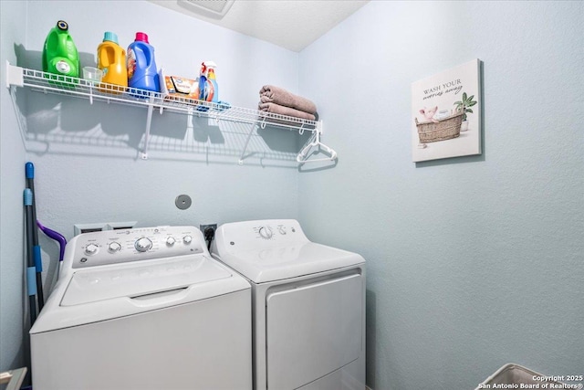 9314 Nubuck, Converse, TX 78109 - laundry room with washer and clothes dryer