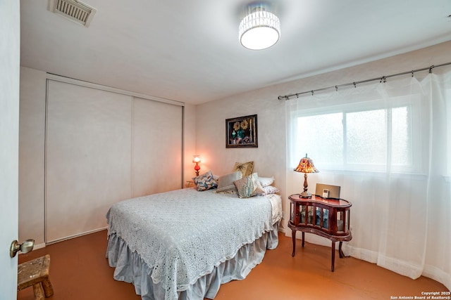 12938 Ocean Glade, San Antonio, TX 78249 - bedroom with a closet and visible vents