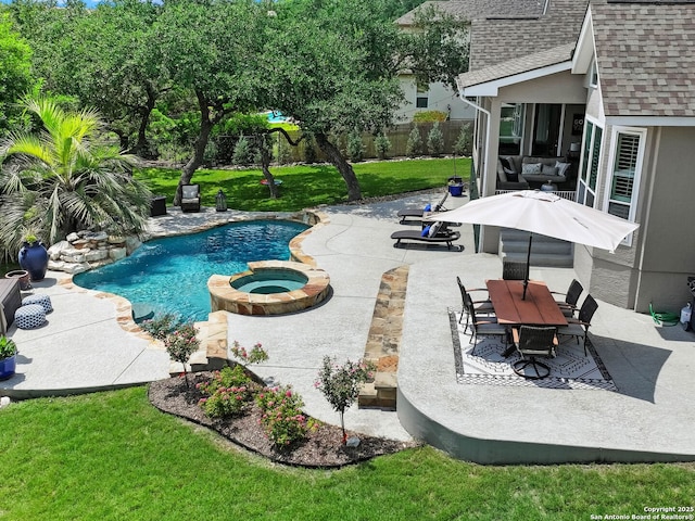 922 Split Fairway, San Antonio, TX 78260 - view of swimming pool featuring fence, a lawn, a pool with connected hot tub, and a patio