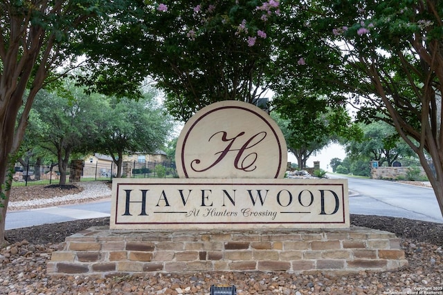 1609 Havenwood, New Braunfels, TX 78132 - community sign with fence