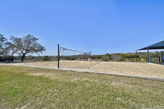 1609 Havenwood, New Braunfels, TX 78132 - surrounding community featuring volleyball court and a yard