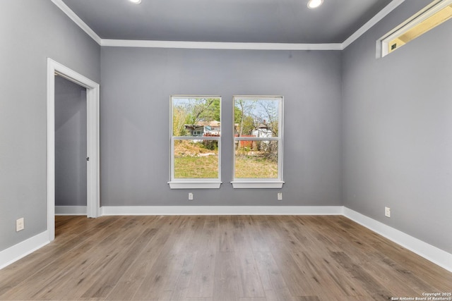 129 Cincinnati, San Antonio, TX 78201 - unfurnished room with baseboards, wood finished floors, recessed lighting, and crown molding