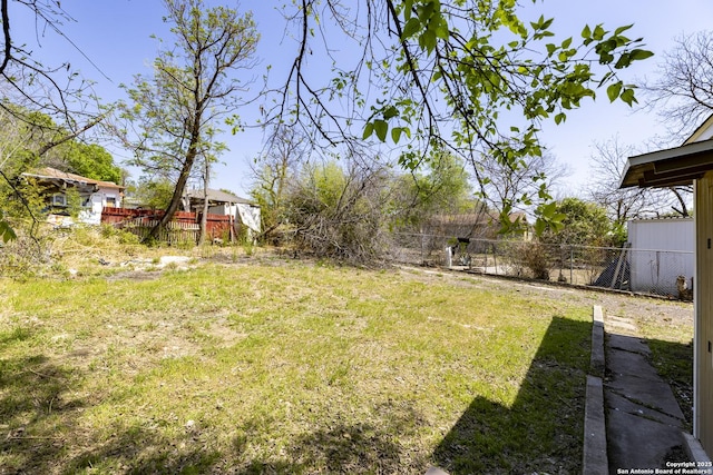 129 Cincinnati, San Antonio, TX 78201 - view of yard featuring fence