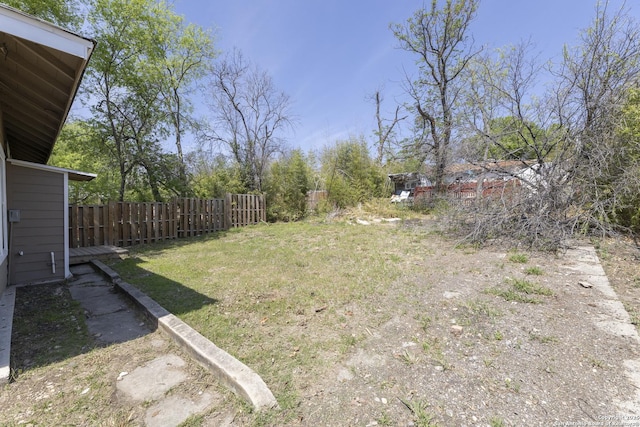 129 Cincinnati, San Antonio, TX 78201 - view of yard with fence