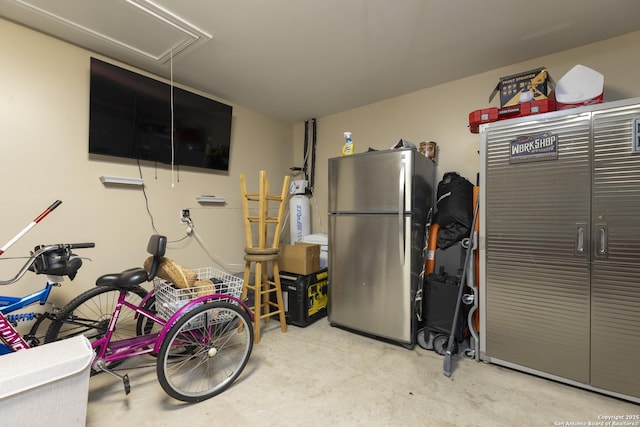 garage featuring freestanding refrigerator