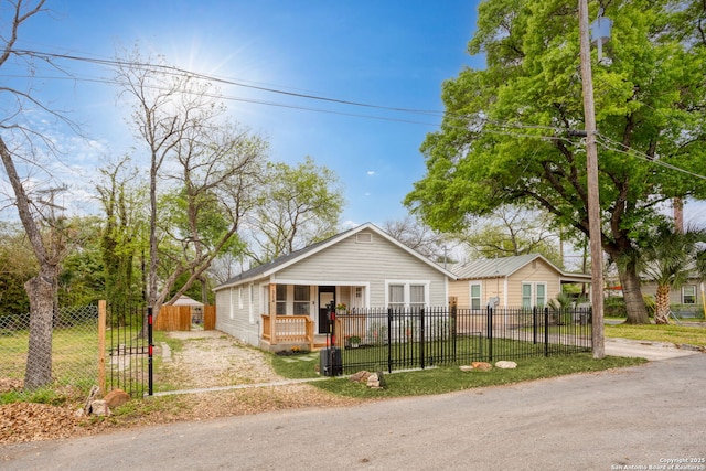 314 Trail, San Antonio, TX 78212 - bungalow featuring covered porch and a fenced front yard