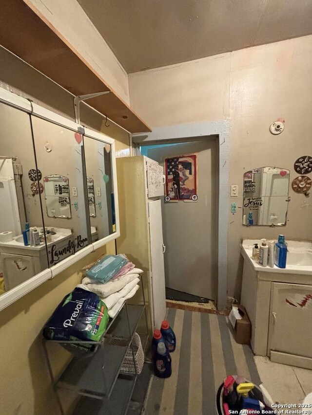 136 Gorman, San Antonio, TX 78202 - view of bathroom
