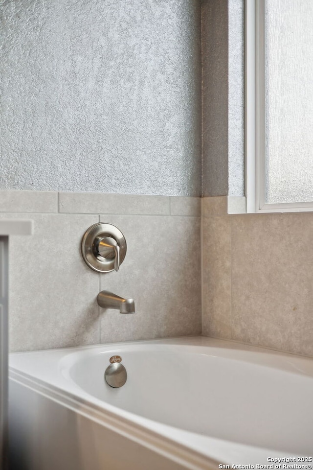 13850 Cohan Way, San Antonio, TX 78253 - full bath with a bath