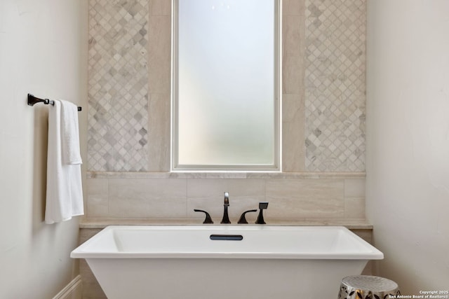 3919 El Chamizal, San Antonio, TX 78261 - bathroom featuring a freestanding bath
