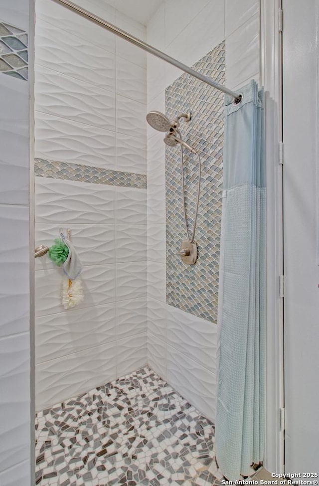 2110 Winding Vw, San Antonio, TX 78260 - full bathroom with a tile shower