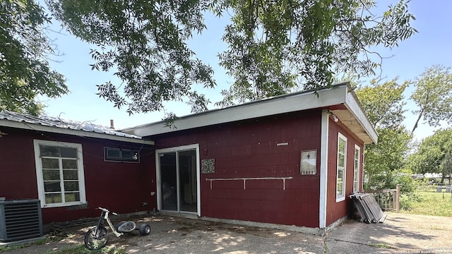 4535 Lark, San Antonio, TX 78228 - rear view of property featuring cooling unit