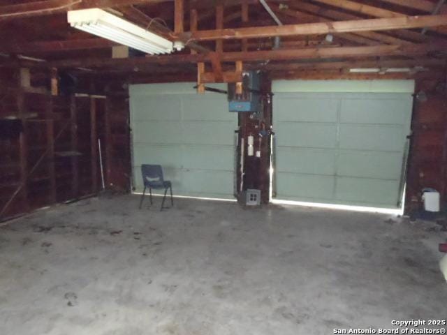 335 Hot Wls, San Antonio, TX 78223 - view of garage