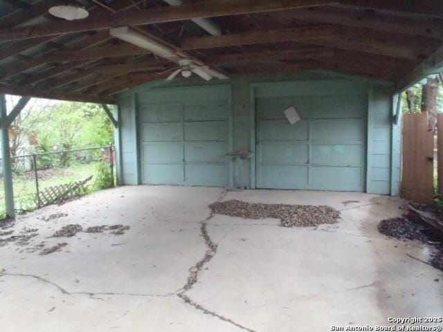 335 Hot Wls, San Antonio, TX 78223 - garage featuring fence