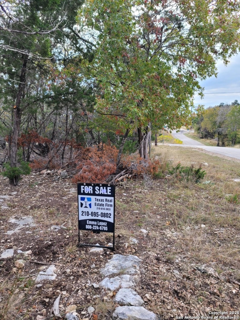 1626 Fuller Dr, Canyon Lake, TX 78133