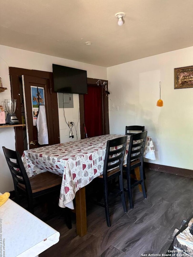 1915 Pasadena St, San Antonio, TX 78201 - dining room with parquet flooring and baseboards