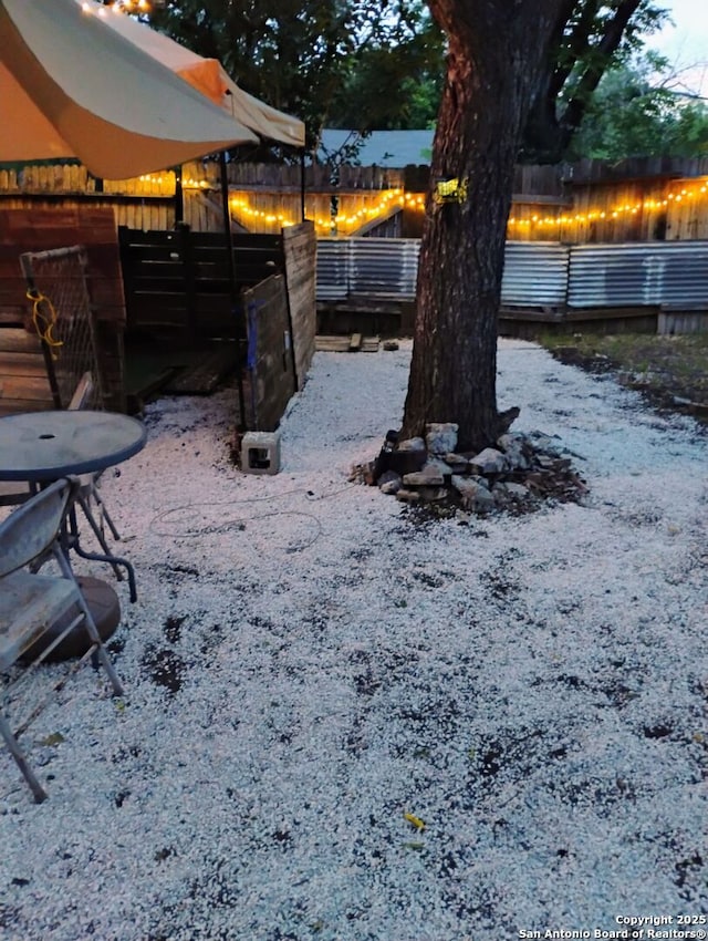 403 Hazel, San Antonio, TX 78207 - view of yard