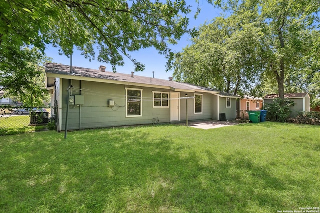 2415 Spicewood, San Antonio, TX 78213 - back of property with a patio area