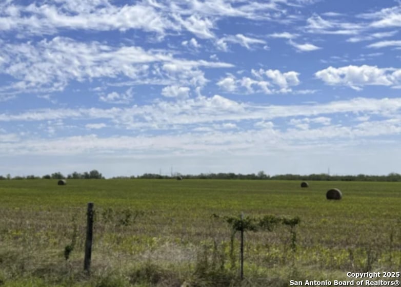 TRACTD Abbott, Saint Hedwig, TX 78152