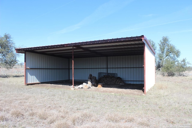 1844 Reeh Rd, Fredericksburg, TX 78624 - view of pole building featuring a carport